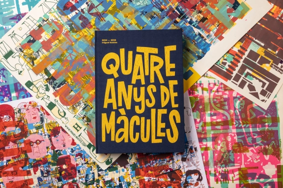 Quatre anys de màcules